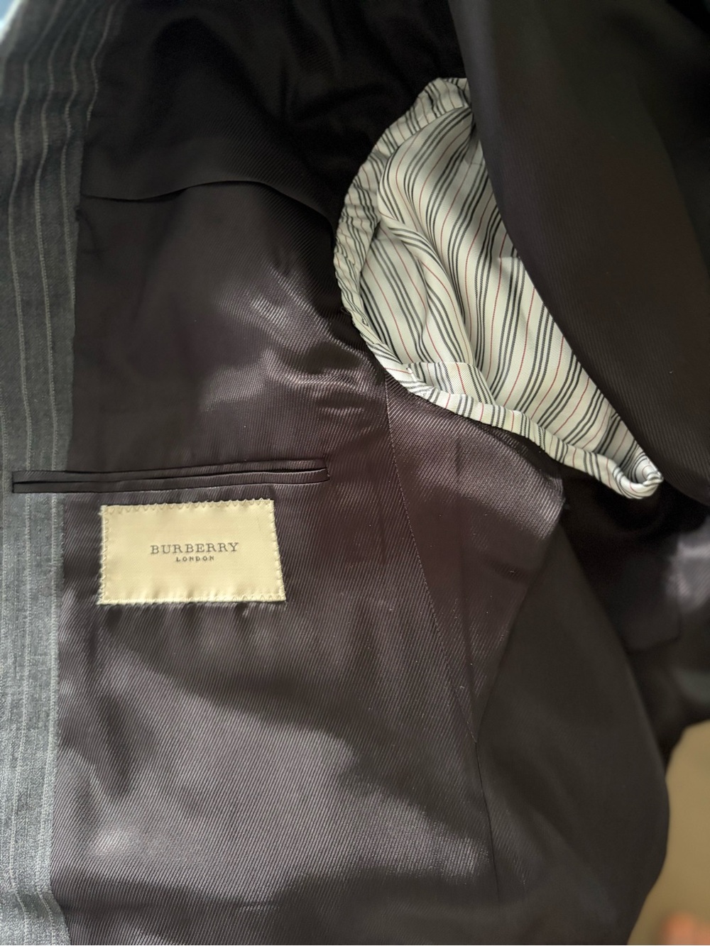 BURBERRY LONDON 2 Piece Men's Wool Charcoal Pinstripe Blazer and Pants - Picture 7 of 10